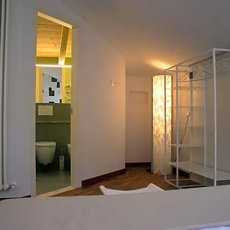 Largo Fileni 7