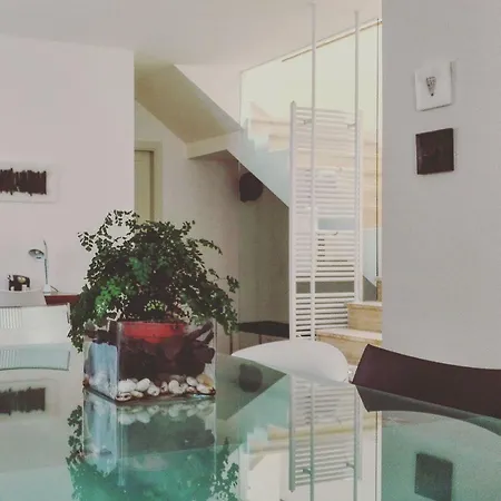 Largo Fileni 7 Bed & Breakfast 4*